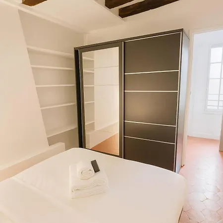 Ile Saint Louis 4 - 4p Apartment Paris